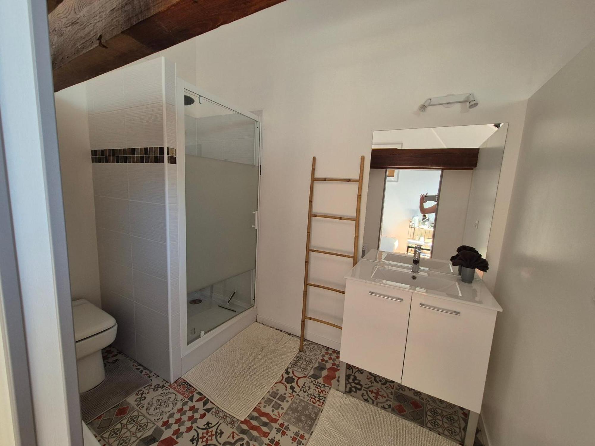 L'Eden Cache Hotell Beaune-la-Rolande Exteriör bild