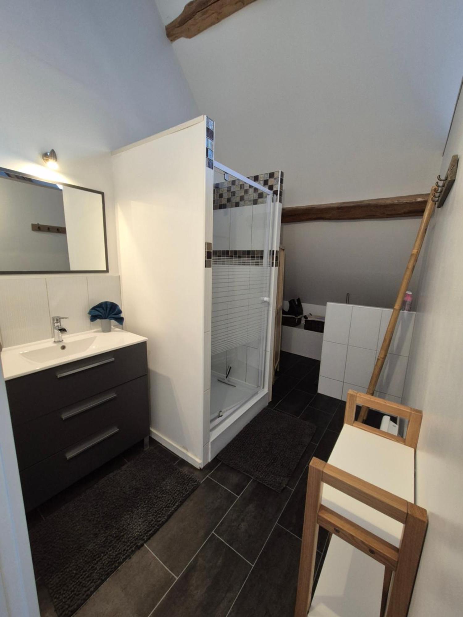 L'Eden Cache Hotell Beaune-la-Rolande Exteriör bild