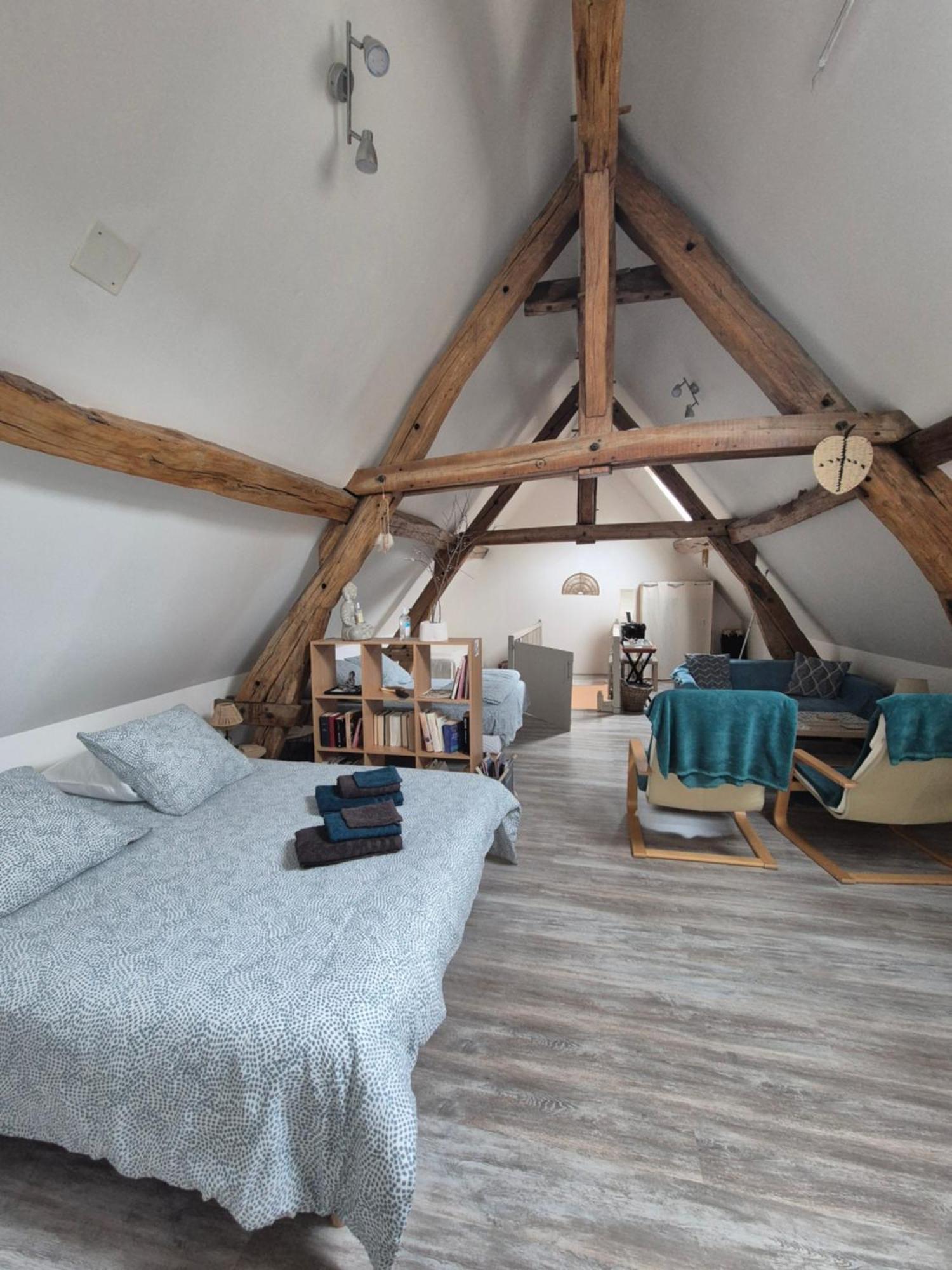 L'Eden Cache Hotell Beaune-la-Rolande Exteriör bild
