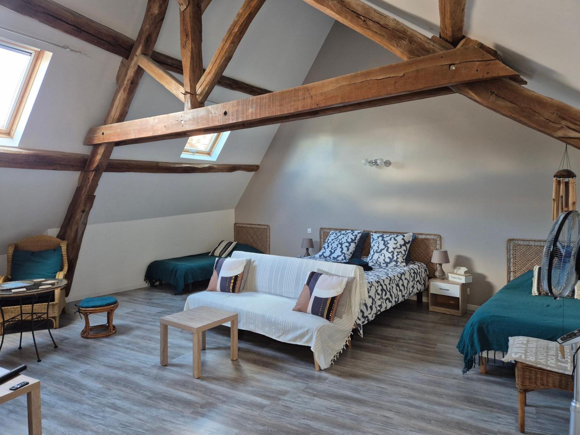 L'Eden Cache Hotell Beaune-la-Rolande Exteriör bild